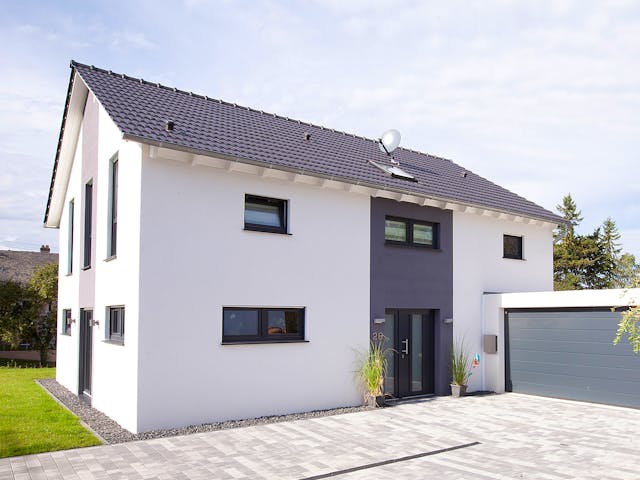 Fertighaus Rido von Fingerhut Haus Schlüsselfertig ab 489570€, Satteldach-Klassiker Außenansicht 1 Fertighaus Rido von Fingerhut Haus Schlüsselfertig ab 489570€, Satteldach-Klassiker Außenansicht 1