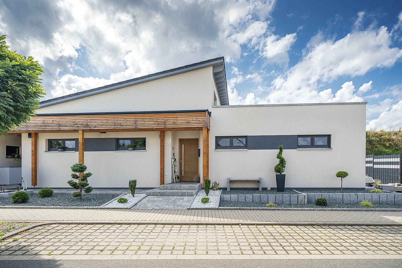 Fertighaus Bungalow 143 von FischerHaus Schlüsselfertig ab 395945€, Bungalow Außenansicht 1