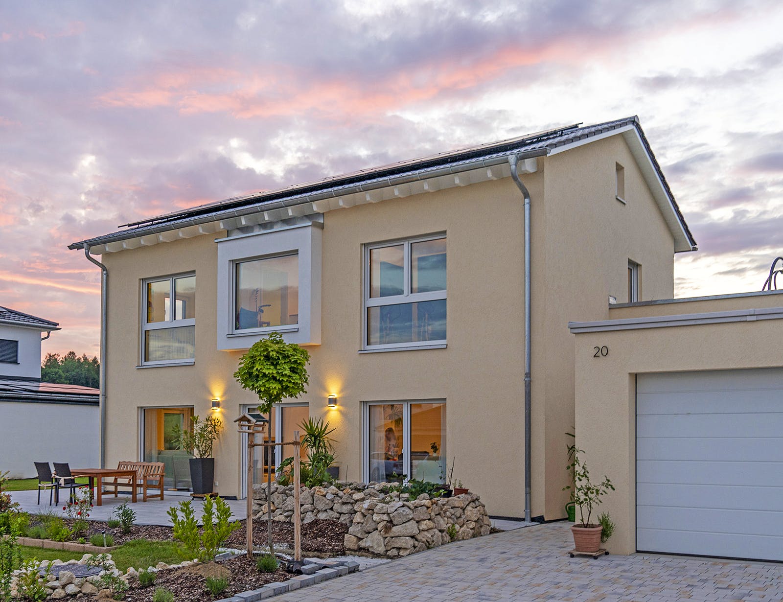 Fertighaus Modern 154 von FischerHaus Schlüsselfertig ab 443494€, Satteldach-Klassiker Außenansicht 1