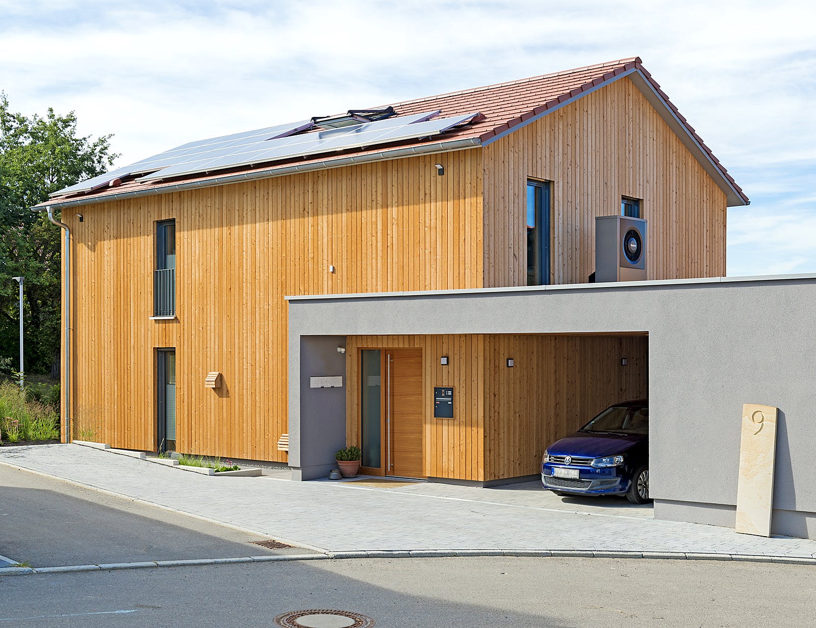 Fertighaus F150 - Kega von Fluck Holzbau Schlüsselfertig ab 400000€, Satteldach-Klassiker Außenansicht 2