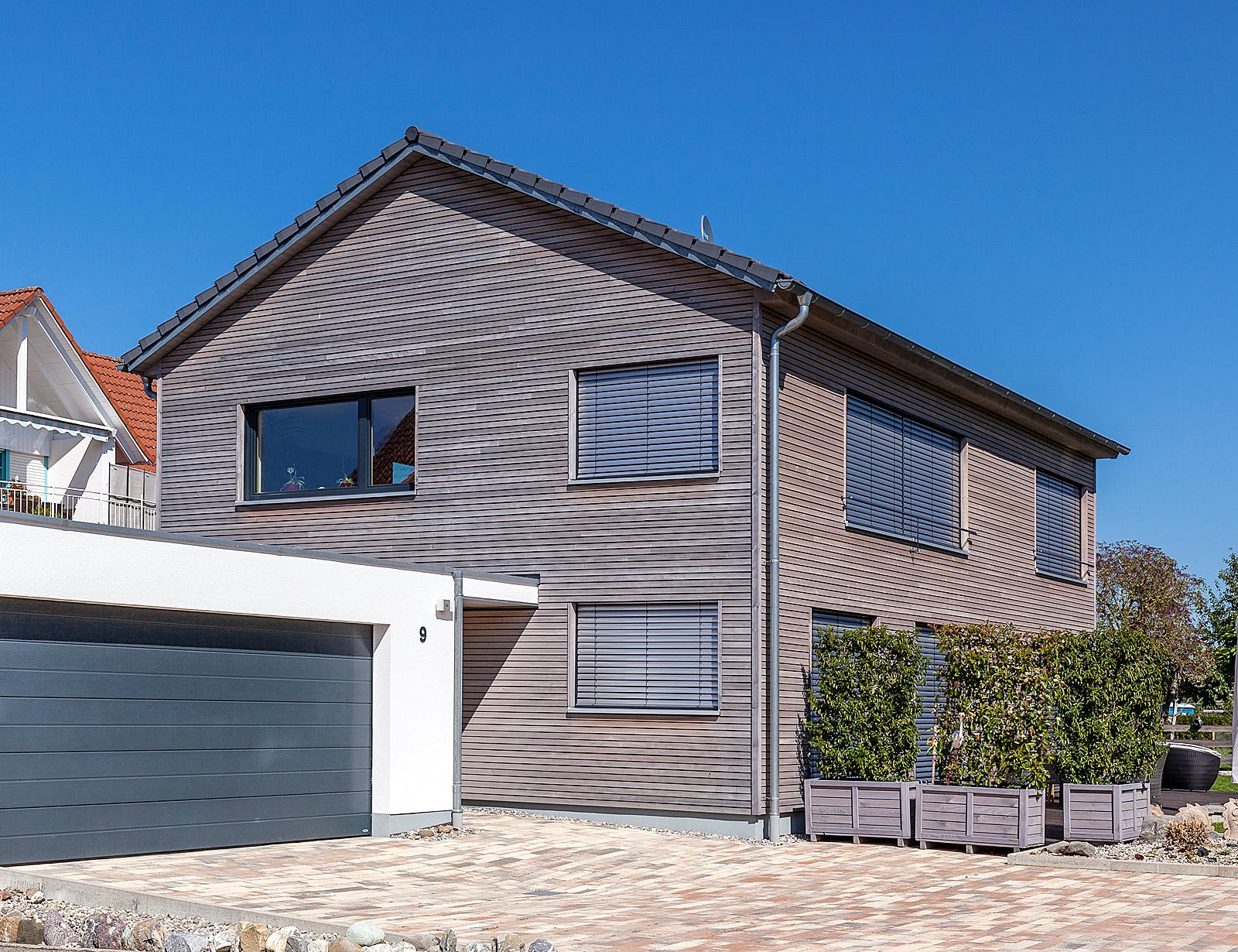 Fertighaus F172 - Gruber von Fluck Holzbau Schlüsselfertig ab 420000€, Satteldach-Klassiker Außenansicht 1