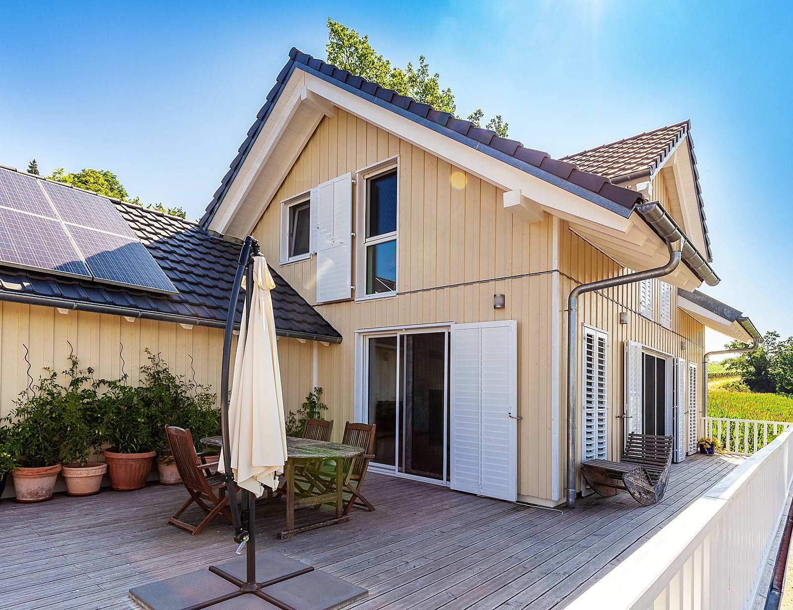 Fertighaus F220 - Pfeiffer von Fluck Holzbau Schlüsselfertig ab 550000€, Satteldach-Klassiker Außenansicht 1