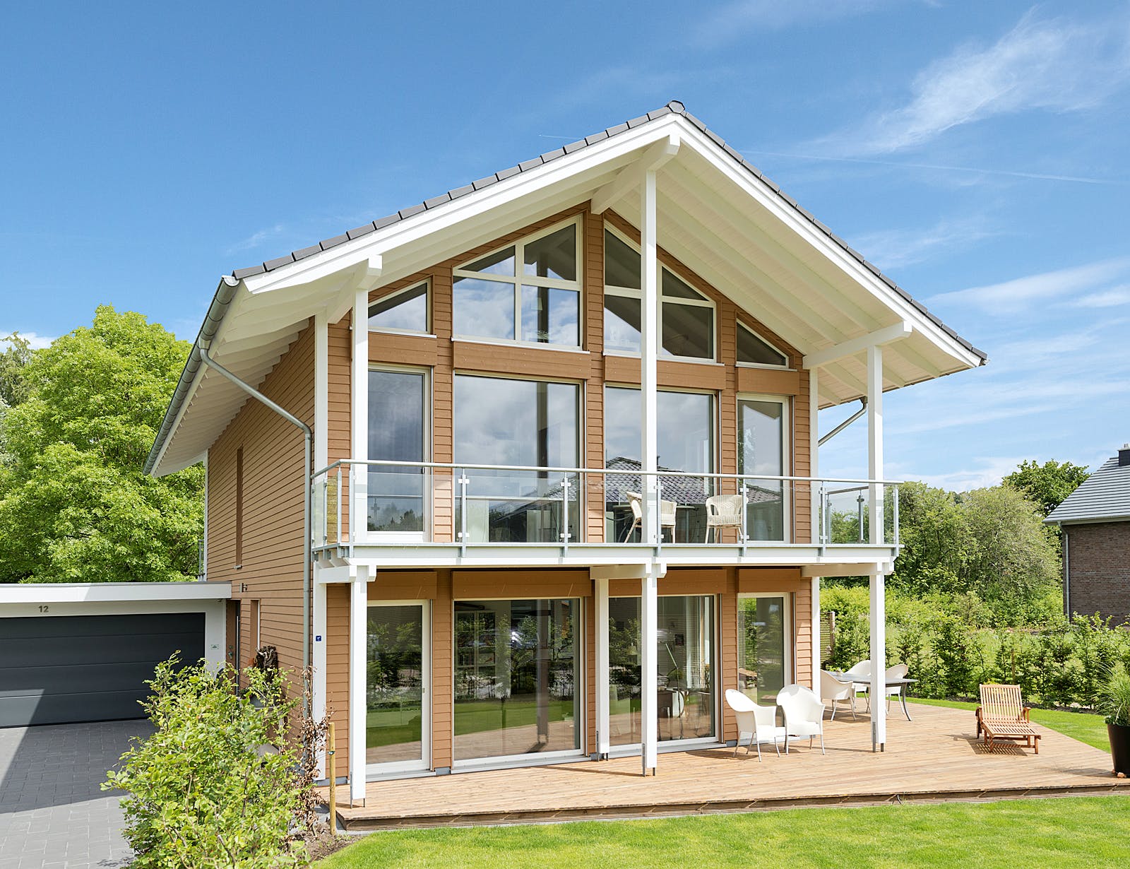 Fertighaus F241 - Kirsch von Fluck Holzbau Schlüsselfertig ab 560000€, Satteldach-Klassiker Außenansicht 2