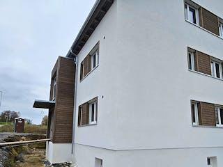 Fertighaus Mehrfamilienhaus mit sechs Wohneinheiten von Frammelsberger Holzbau - Mehrfamilienhäuser, Außenansicht 3
