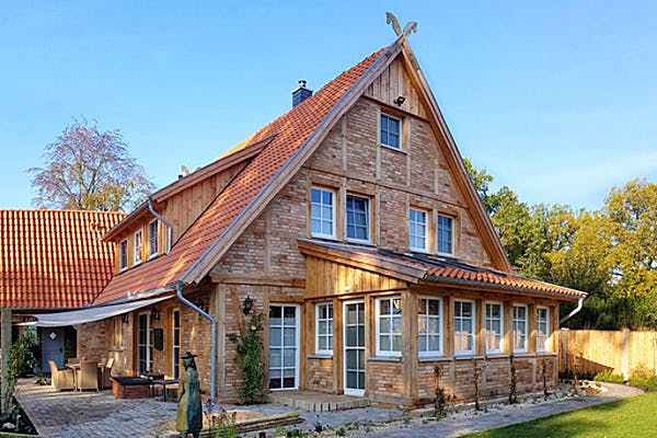 Fachwerkhaus mit Wintergarten von Fuhrberger Fachwerkhaus