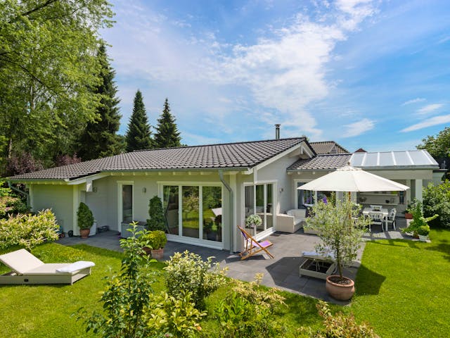 Blockhaus An der Sülz von Fullwood Wohnblockhaus Bausatzhaus ab 220000€, Bungalow Außenansicht 1 Blockhaus An der Sülz von Fullwood Wohnblockhaus Bausatzhaus ab 220000€, Bungalow Außenansicht 1