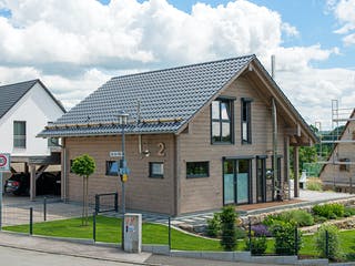 Blockhaus Auf der Röth von Fullwood Wohnblockhaus Bausatzhaus ab 200000€, Blockhaus Außenansicht 4