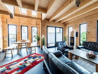 Blockhaus Auf der Röth von Fullwood Wohnblockhaus Bausatzhaus ab 200000€, Blockhaus Innenansicht 2