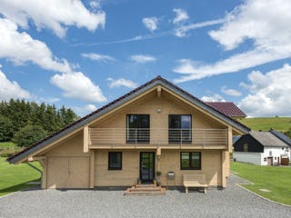Blockhaus Wiesengrund von Fullwood Wohnblockhaus Bausatzhaus ab 320000€, Blockhaus Außenansicht 3