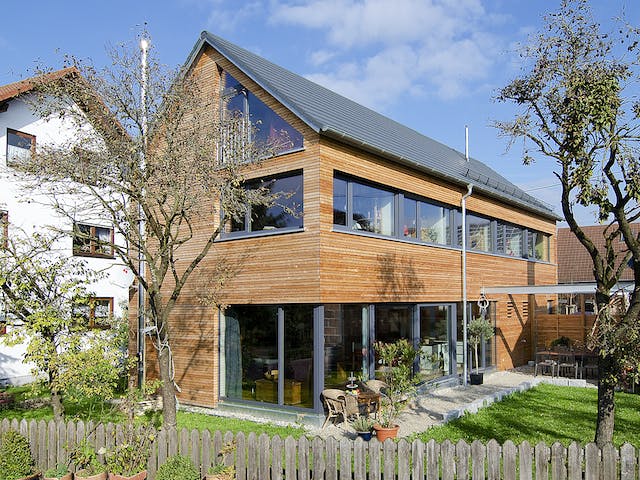 Fertighaus SD 200-118 - Landhaus für schmale Grundstücke von Gapp Holzbau Schlüsselfertig ab 624000€, Außenansicht 3