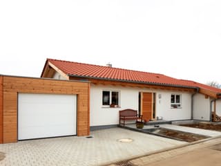 Blockhaus Grombach von Rems-Murr-Holzhaus Ausbauhaus ab 318397€, Bungalow Außenansicht 2 Blockhaus Grombach von Rems-Murr-Holzhaus Ausbauhaus ab 318397€, Bungalow Außenansicht 2