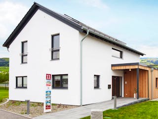 Fertighaus Günzburg von Fingerhut Haus Schlüsselfertig ab 563579€, Satteldach-Klassiker Außenansicht 2