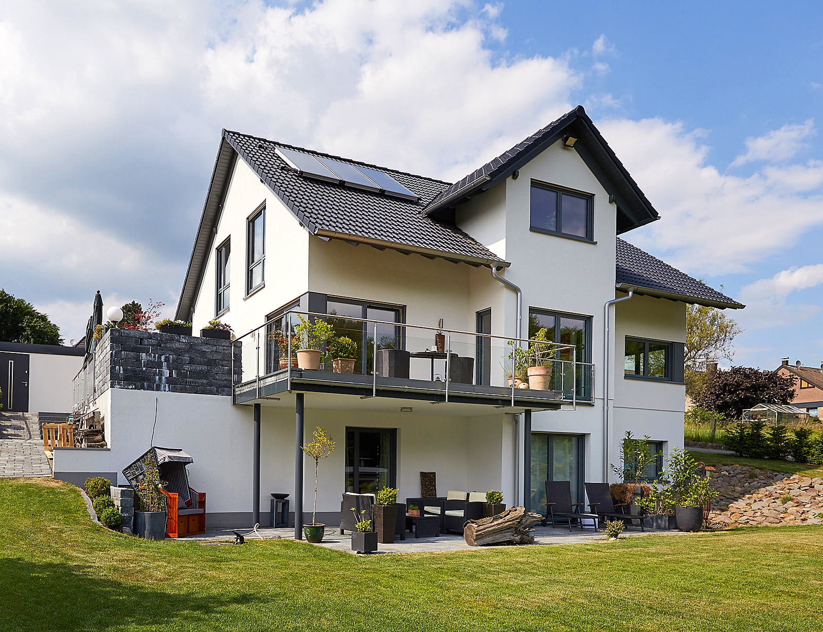 Fertighaus Babelsberg von GUSSEK HAUS Schlüsselfertig ab 669900€, Satteldach-Klassiker Außenansicht 2