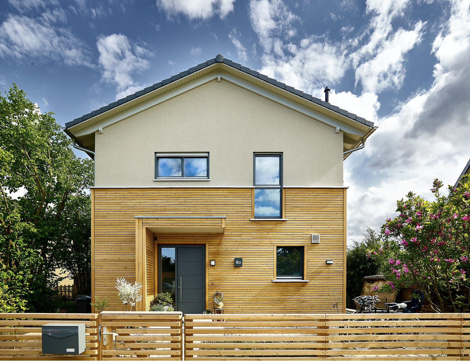 Fertighaus Boavista von GUSSEK HAUS Schlüsselfertig ab 520700€, Satteldach-Klassiker Außenansicht 1
