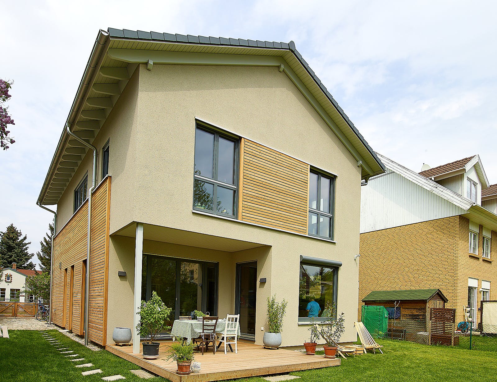 Fertighaus Boavista von GUSSEK HAUS Schlüsselfertig ab 520700€, Satteldach-Klassiker Außenansicht 2