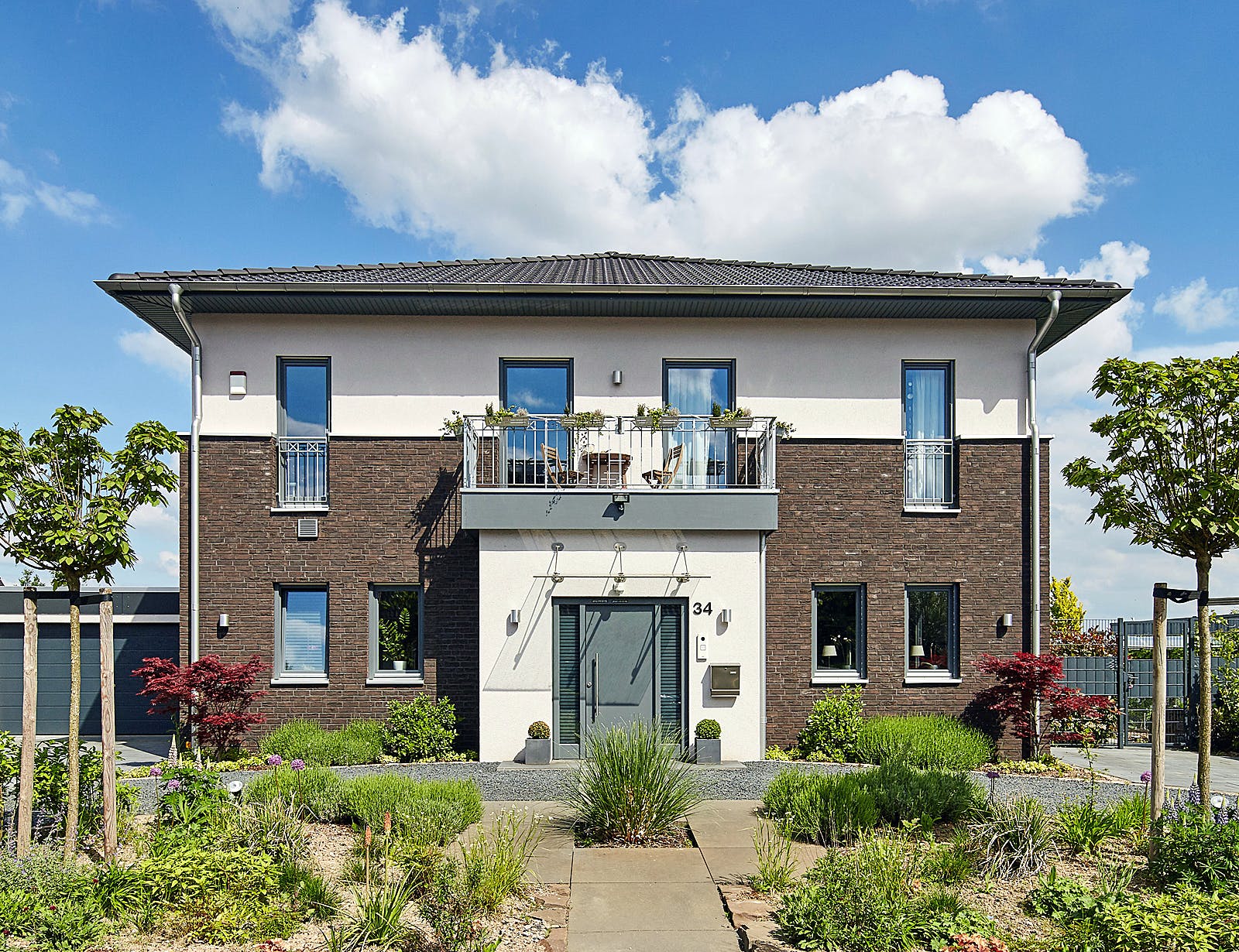 Fertighaus Gaarden von GUSSEK HAUS Schlüsselfertig ab 807100€, Stadtvilla Außenansicht 1