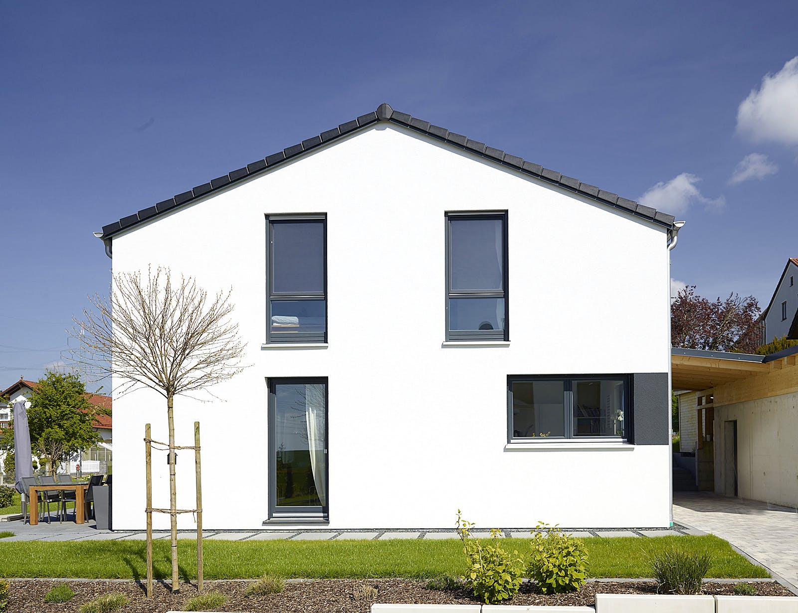 Fertighaus Hoheneck von GUSSEK HAUS Schlüsselfertig ab 512300€, Satteldach-Klassiker Außenansicht 2