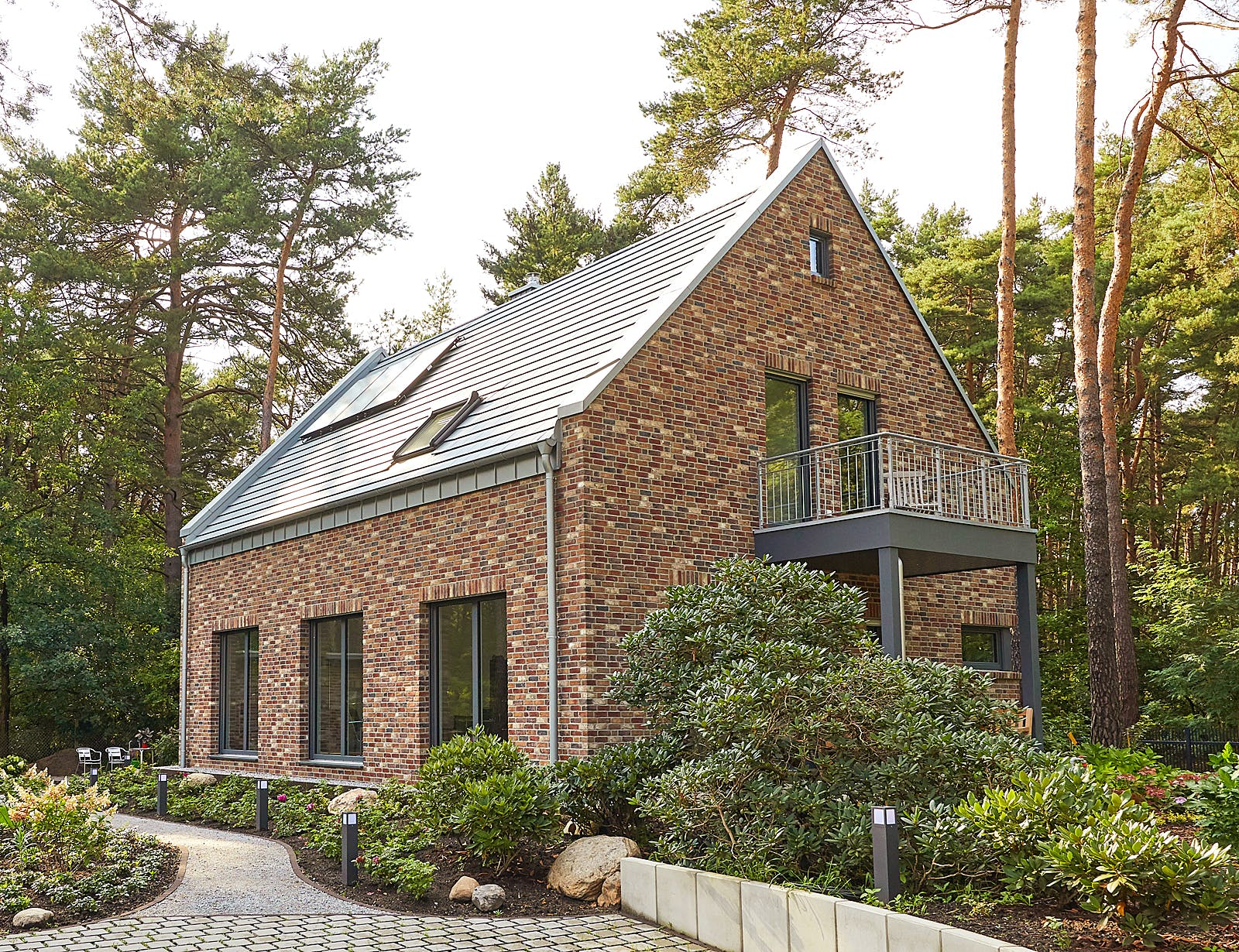 Fertighaus Kaiserberg von GUSSEK HAUS Schlüsselfertig ab 612700€, Satteldach-Klassiker Außenansicht 1