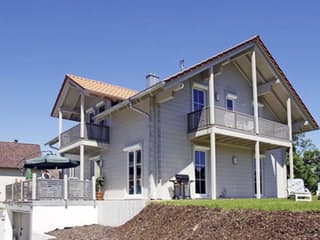 Blockhaus B167 von Frammelsberger R. Ingenieur-Holzbau, Blockhaus Außenansicht 2