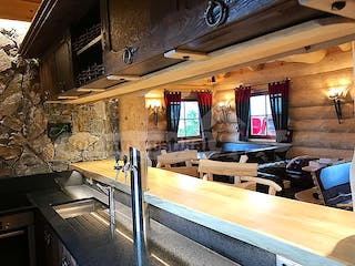 Blockhaus Blockhütte Adler von Holzbau rustikal - Blockhäuser Bausatzhaus ab 54648€, Satteldach-Klassiker Innenansicht 2