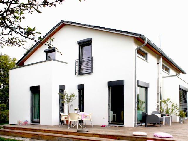 Fertighaus Homestory 088 von LEHNER HAUS Schlüsselfertig ab 442520€, Satteldach-Klassiker Außenansicht 1