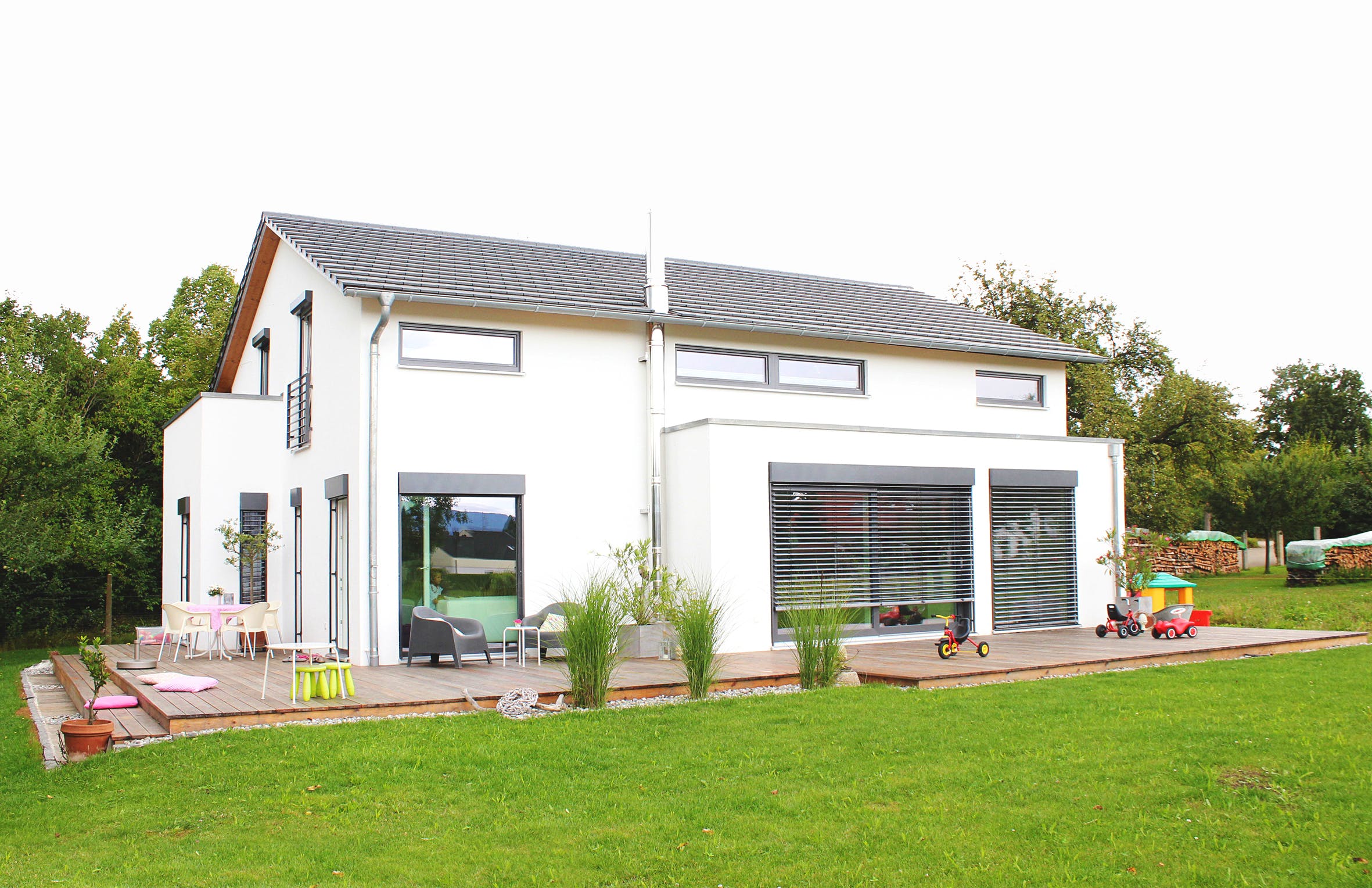 Fertighaus Homestory 088 von Lehner Haus Schlüsselfertig ab 442520€, Satteldach-Klassiker Außenansicht 2