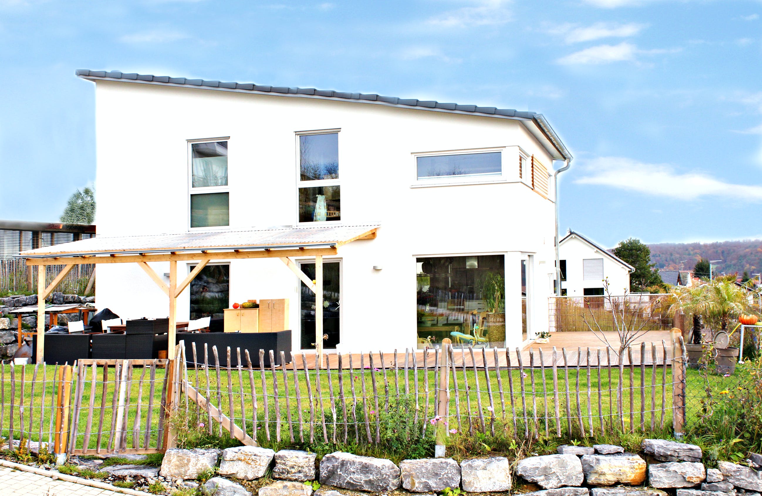 Fertighaus Homestory 188 von Lehner Haus Schlüsselfertig ab 366600€, Satteldach-Klassiker Außenansicht 2