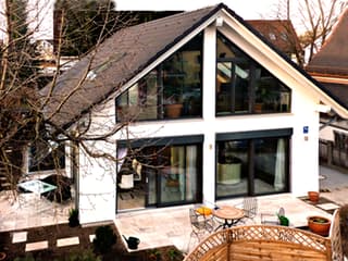 Fertighaus Homestory 193 von Lehner Haus Schlüsselfertig ab 432900€, Satteldach-Klassiker Außenansicht 1