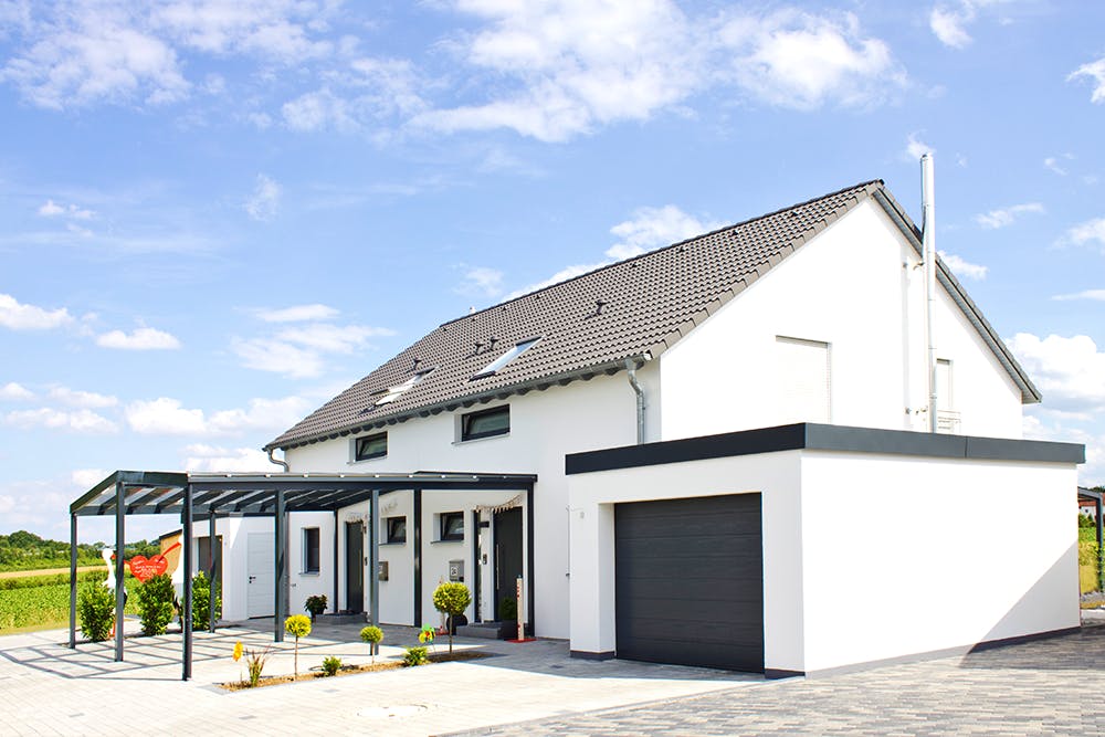 Fertighaus Homestory 343 von Lehner Haus, Satteldach-Klassiker Außenansicht 1