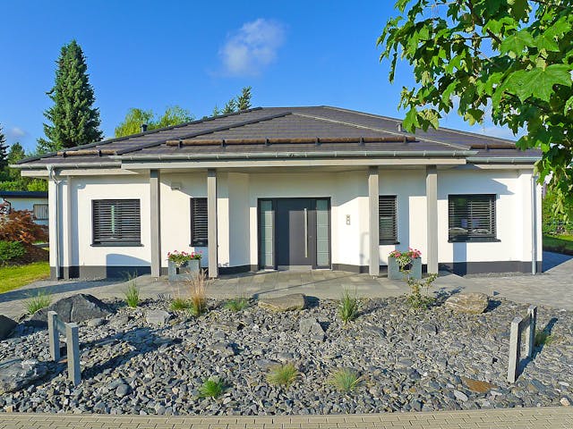 Massivhaus VarioCorner 117 von HSE Massivhaus Schlüsselfertig ab 269740€, Bungalow Außenansicht 1 Massivhaus VarioCorner 117 von HSE Massivhaus Schlüsselfertig ab 269740€, Bungalow Außenansicht 1