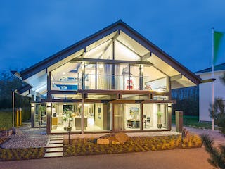 Fertighaus HUF Haus ART 4 Beispiel 6 von HUF HAUS, Fachwerk Außenansicht 1