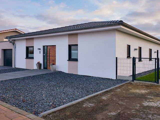 Fertighaus Jubiläumshaus Bungalow mit Flachdach von Holz & Dach Living Ausbauhaus ab 270000€, Bungalow Innenansicht 8