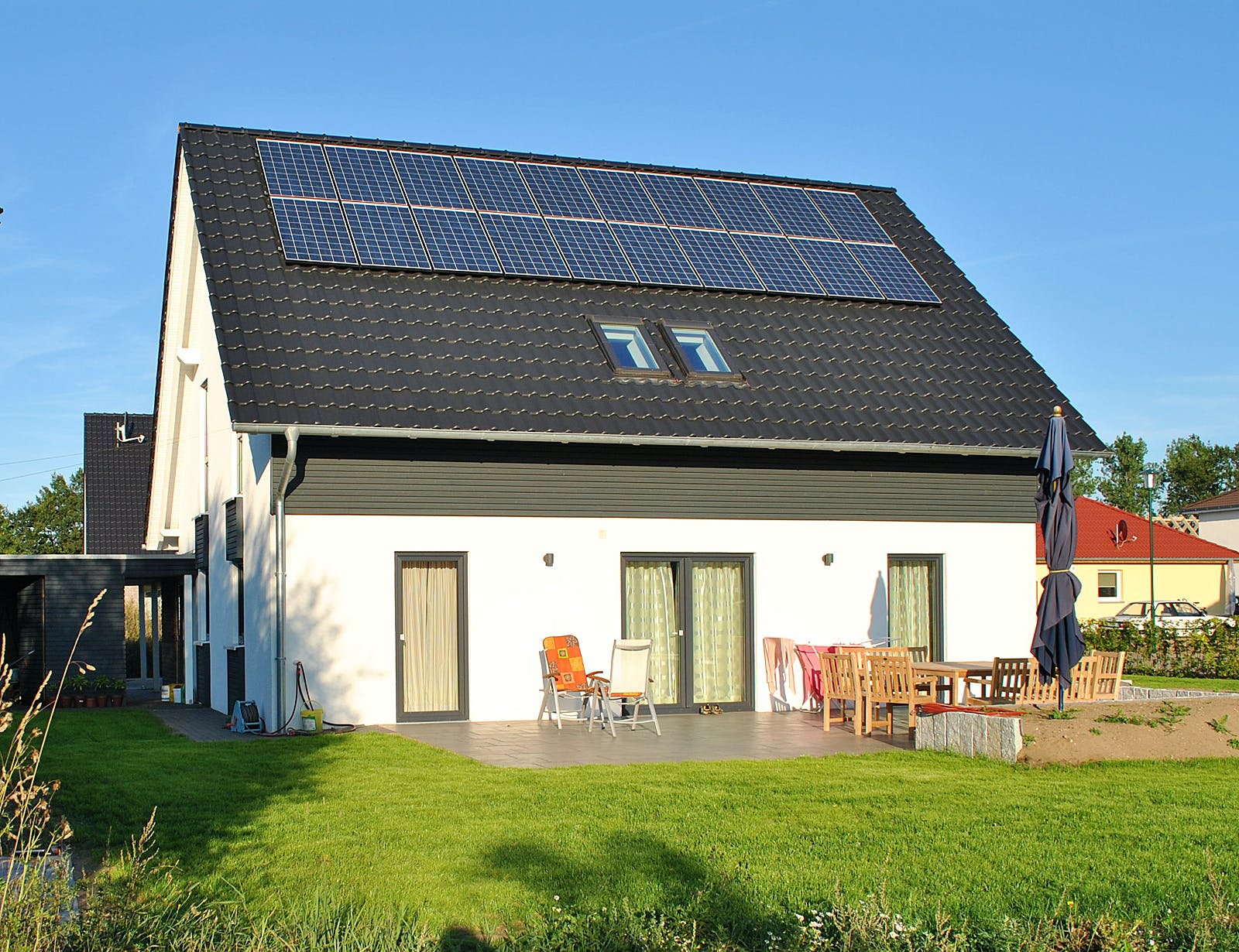 Fertighaus Johnsen - Haus 2 von Johnsen Zimmerei & Hausbau Schlüsselfertig ab 325000€, Satteldach-Klassiker Außenansicht 2