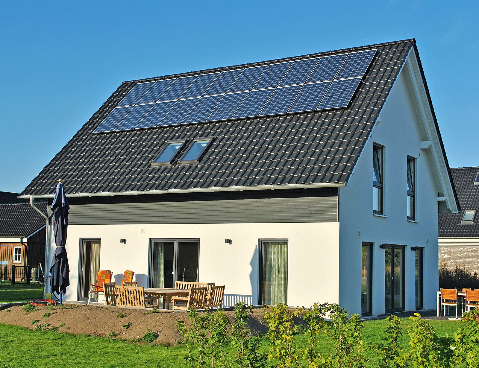 Fertighaus Johnsen - Haus 2 von Johnsen Zimmerei & Hausbau Schlüsselfertig ab 325000€, Satteldach-Klassiker Außenansicht 3