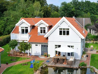 Fertighaus Johnsen - Haus 3 von Johnsen Zimmerei & Hausbau Schlüsselfertig ab 495000€, Satteldach-Klassiker Außenansicht 1