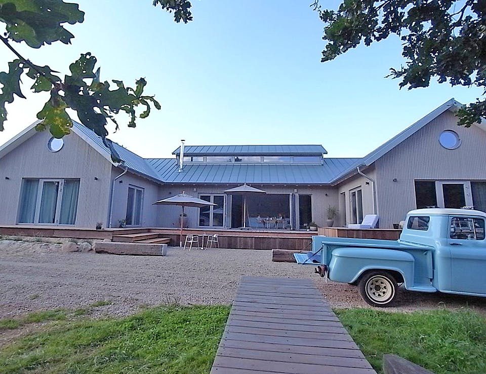 Fertighaus Johnsen - Haus 5 von Johnsen Zimmerei & Hausbau Schlüsselfertig ab 900000€, Bungalow Außenansicht 3