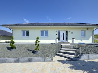 Fertighaus CLARON 1.1250 von KAMPA Schlüsselfertig ab 524822€, Bungalow Außenansicht 2