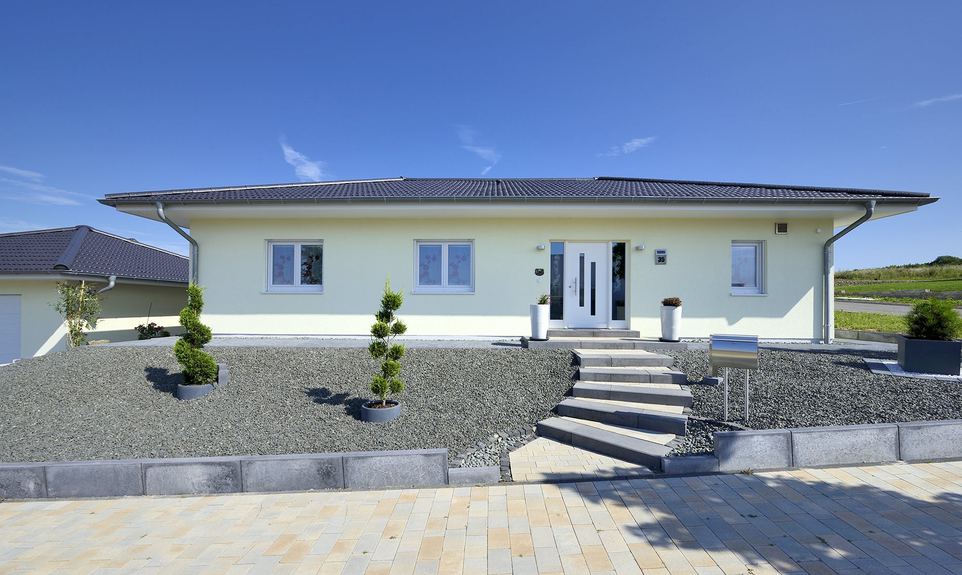 Fertighaus CLARON 1.1250 von KAMPA Schlüsselfertig ab 524822€, Bungalow Außenansicht 2