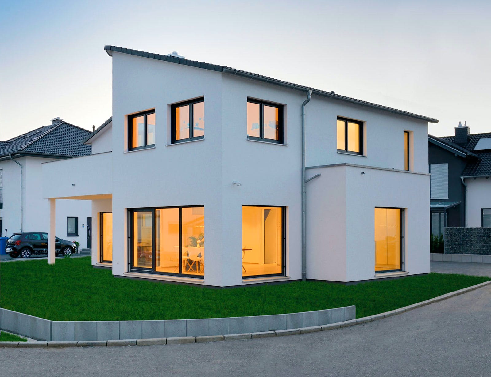 Fertighaus Haus Schöneberg von Fertighaus WEISS Schlüsselfertig ab 408000€, Pultdachhaus Außenansicht 1