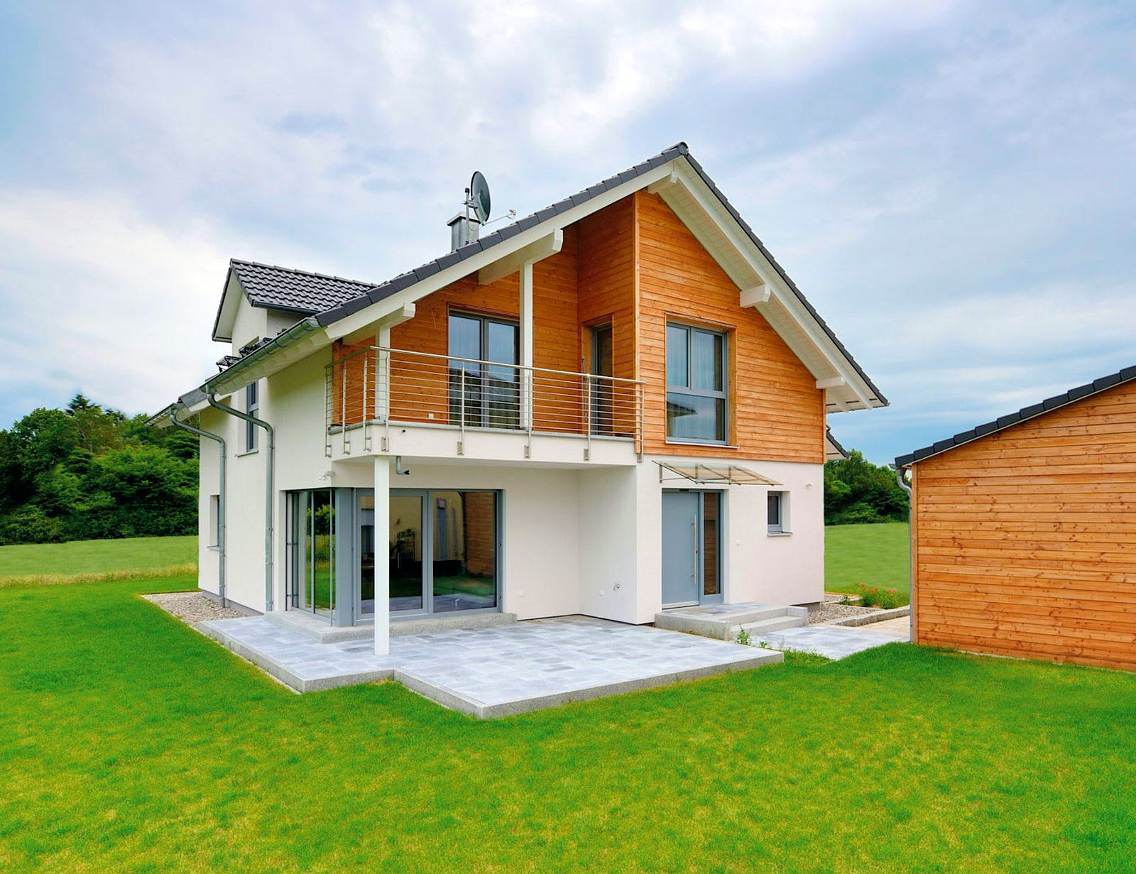 Fertighaus Haus Smilla von Fertighaus WEISS Schlüsselfertig ab 427000€, Satteldach-Klassiker Außenansicht 1