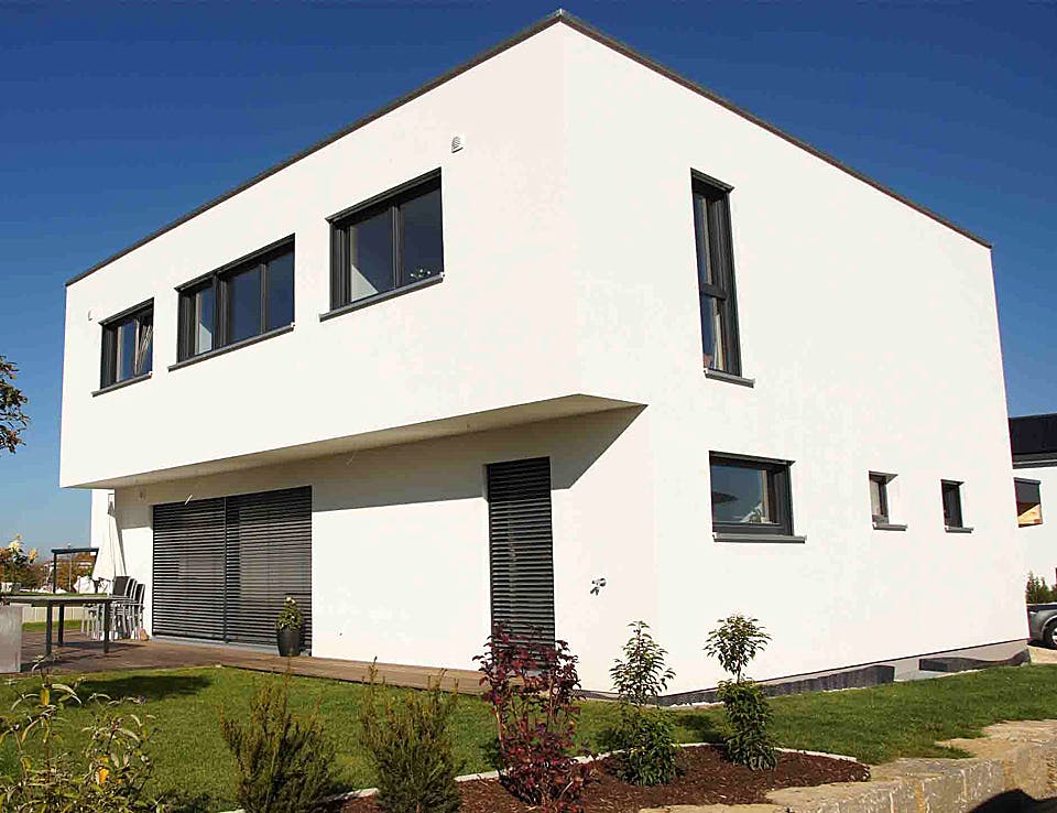 Fertighaus Bauhaus von Kielwein Holzbau Schlüsselfertig ab 437500€, Cubushaus Außenansicht 2