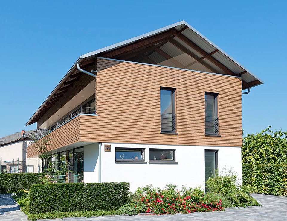 Fertighaus Kallenbach von Korte Holzbau, Satteldach-Klassiker Außenansicht 2