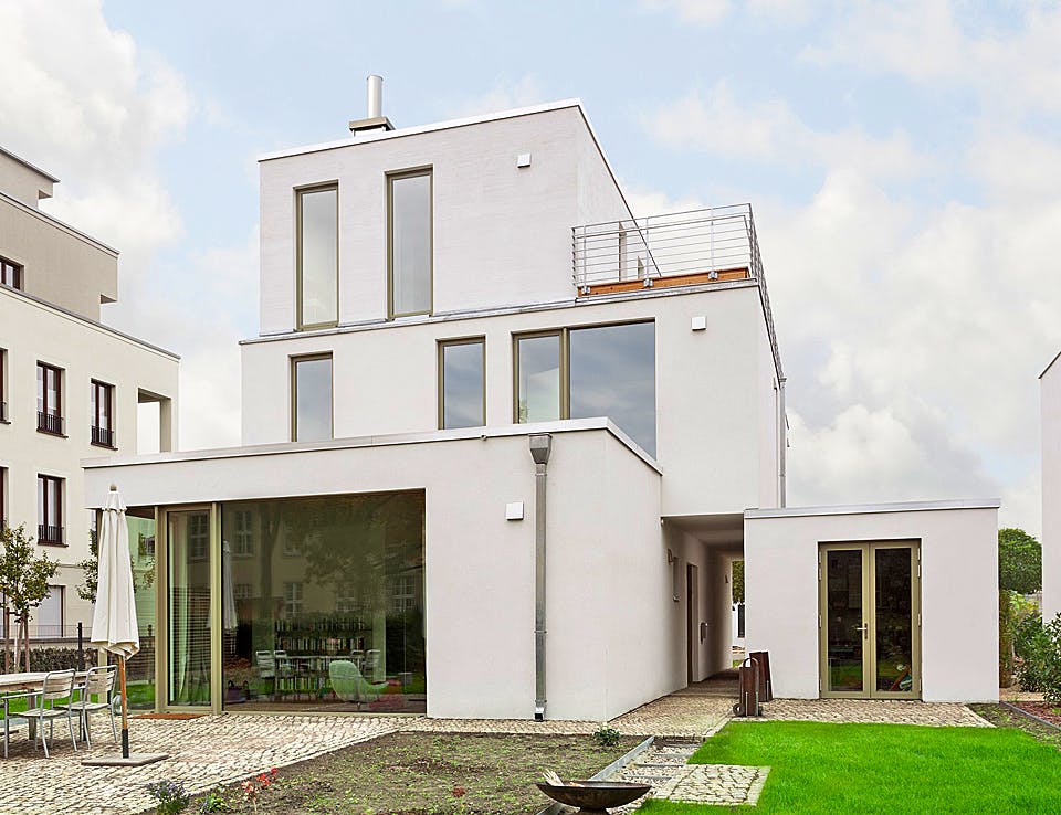 Massivhaus Freie Planung - Haus 4 von KOSIMA HAUS, Cubushaus Außenansicht 2
