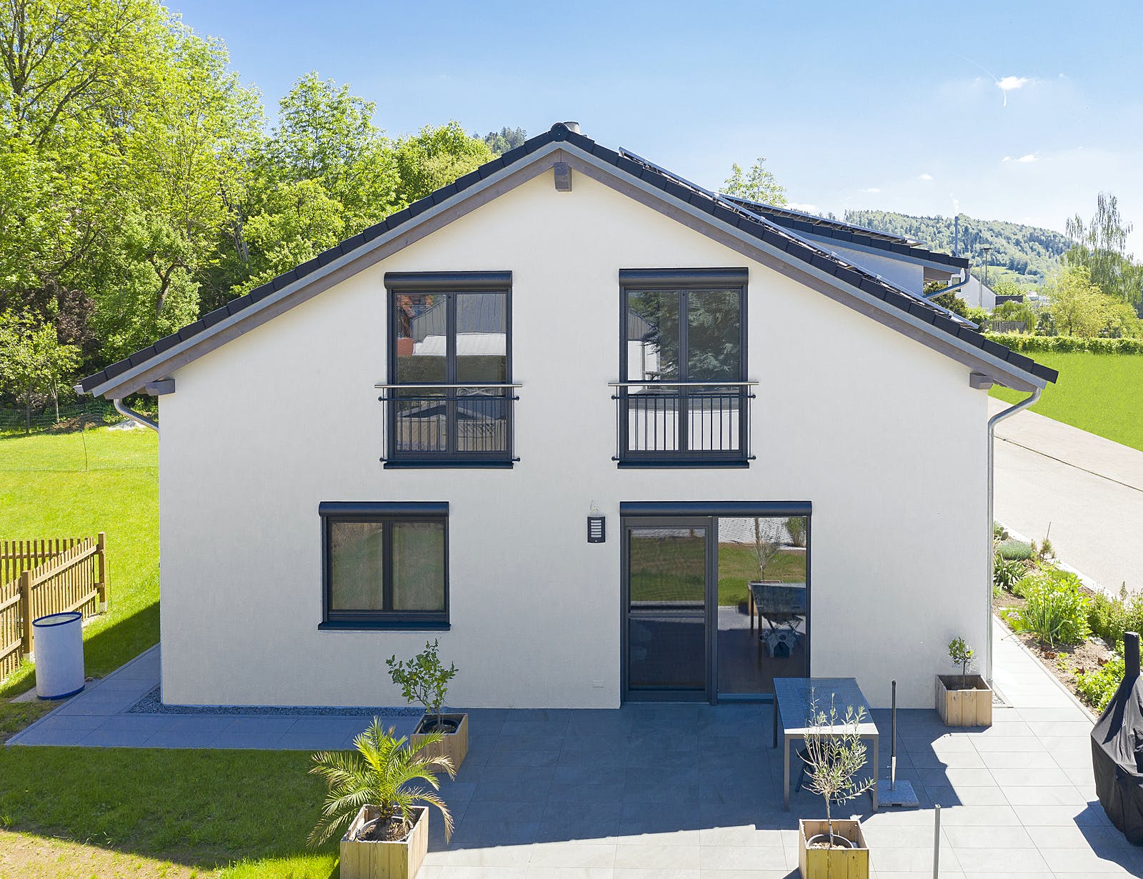 Fertighaus Einfamilienhaus B von Zimmergeschäft Kunz Schlüsselfertig ab 555000€, Satteldach-Klassiker Außenansicht 2