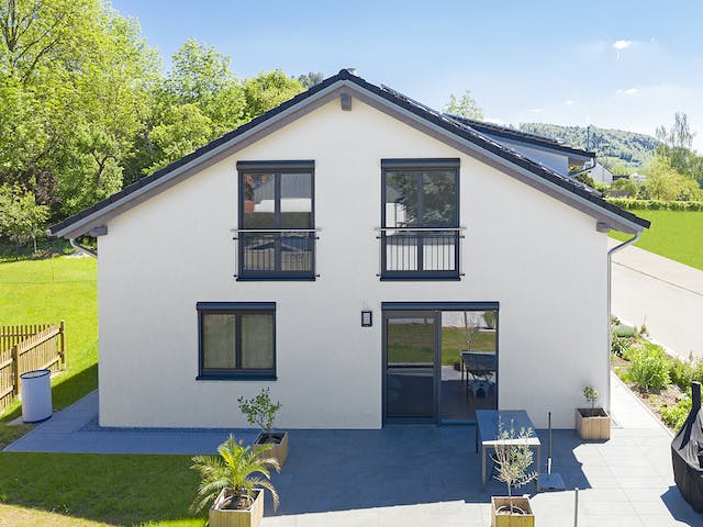Fertighaus Einfamilienhaus B von Zimmergeschäft Kunz Schlüsselfertig ab 555000€, Satteldach-Klassiker Außenansicht 2