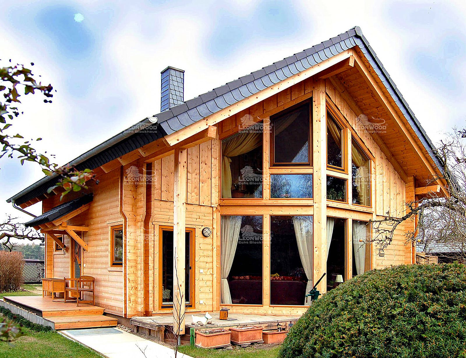 Blockhaus Adria von LéonWood Holz-Blockhaus Bausatzhaus ab 133270€, Blockhaus Außenansicht 2