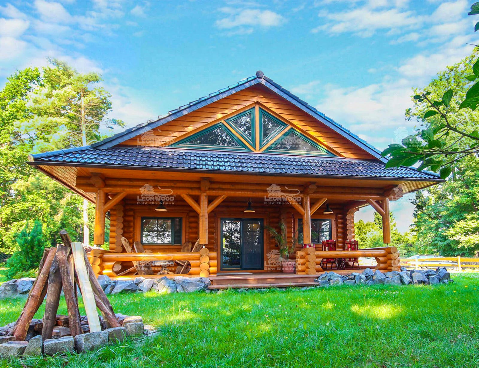 Blockhaus Elch von LéonWood Holz-Blockhaus Bausatzhaus ab 146650€, Blockhaus Außenansicht 1