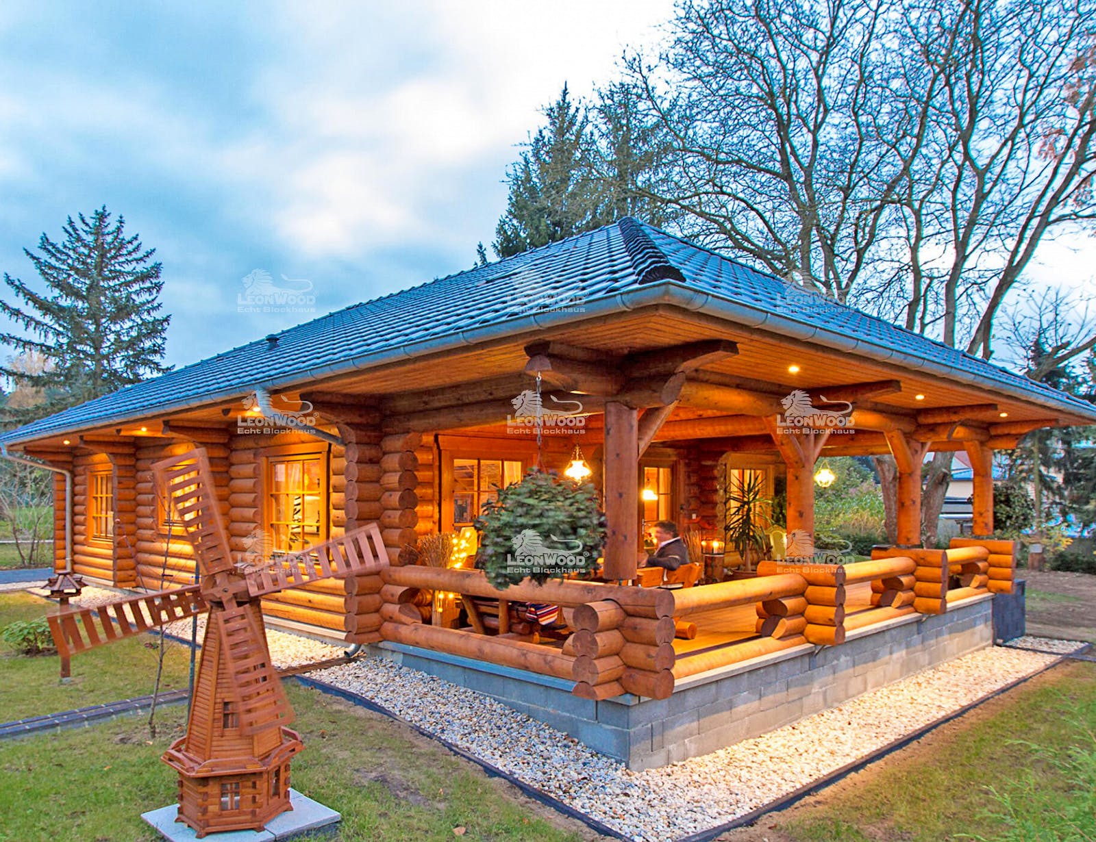 Blockhaus Elch von LéonWood Holz-Blockhaus Bausatzhaus ab 146650€, Blockhaus Außenansicht 2