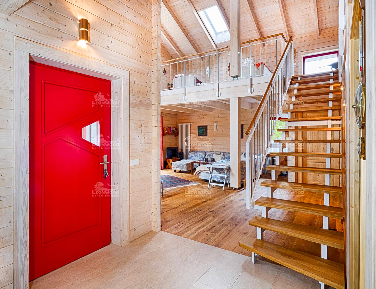 Blockhaus Falcon Grey von LéonWood Holz-Blockhaus Bausatzhaus ab 201350€, Blockhaus Innenansicht 1