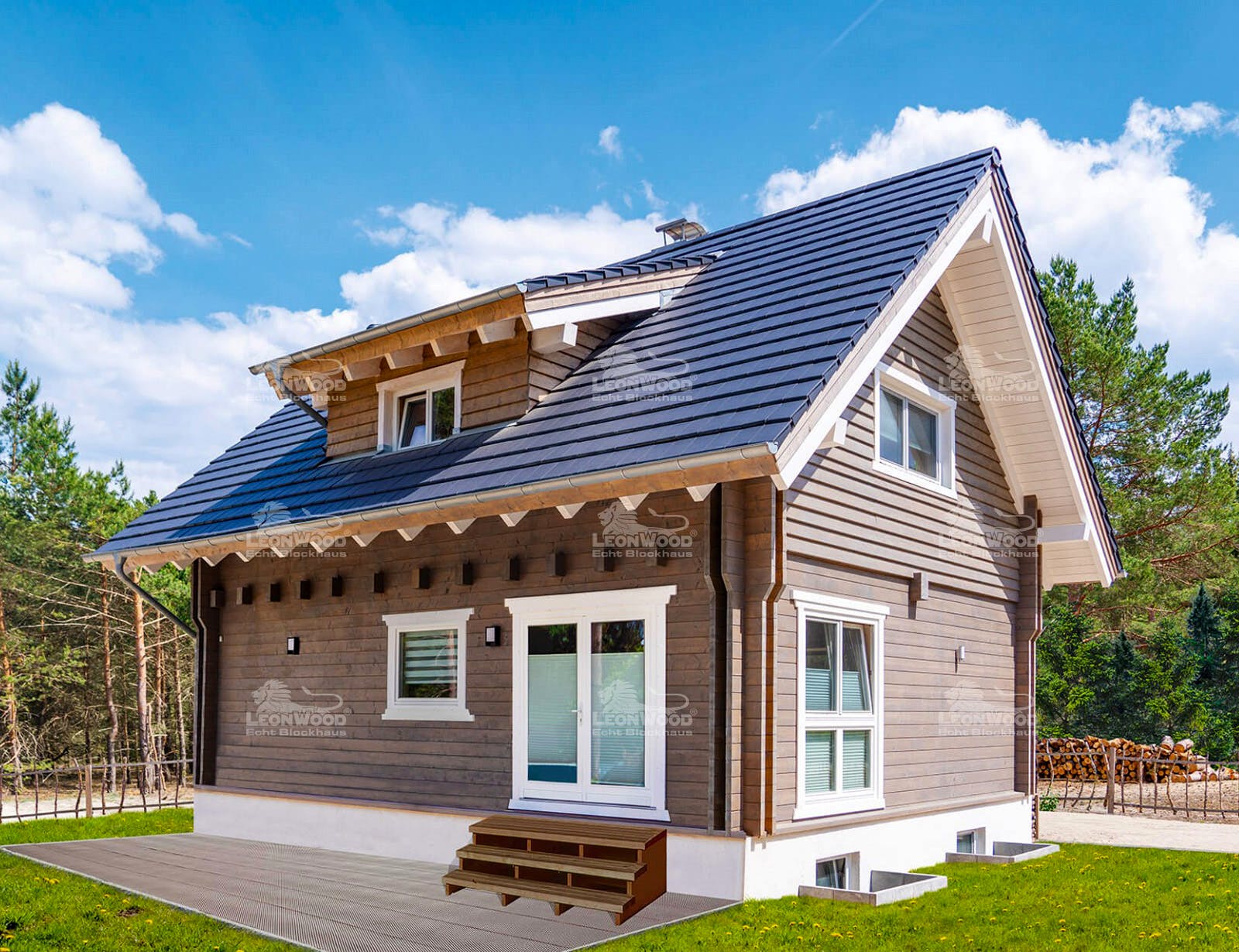 Blockhaus Lillesand von LéonWood® Holz-Blockhaus Bausatzhaus ab 128900€, Blockhaus Außenansicht 2